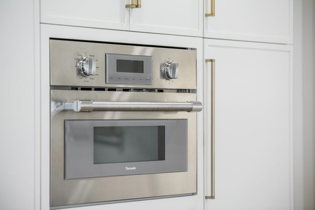 Kitchen remodel in Vienna VA, countertop and hardware detail