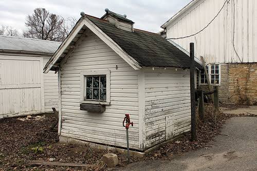How to Build a Well House